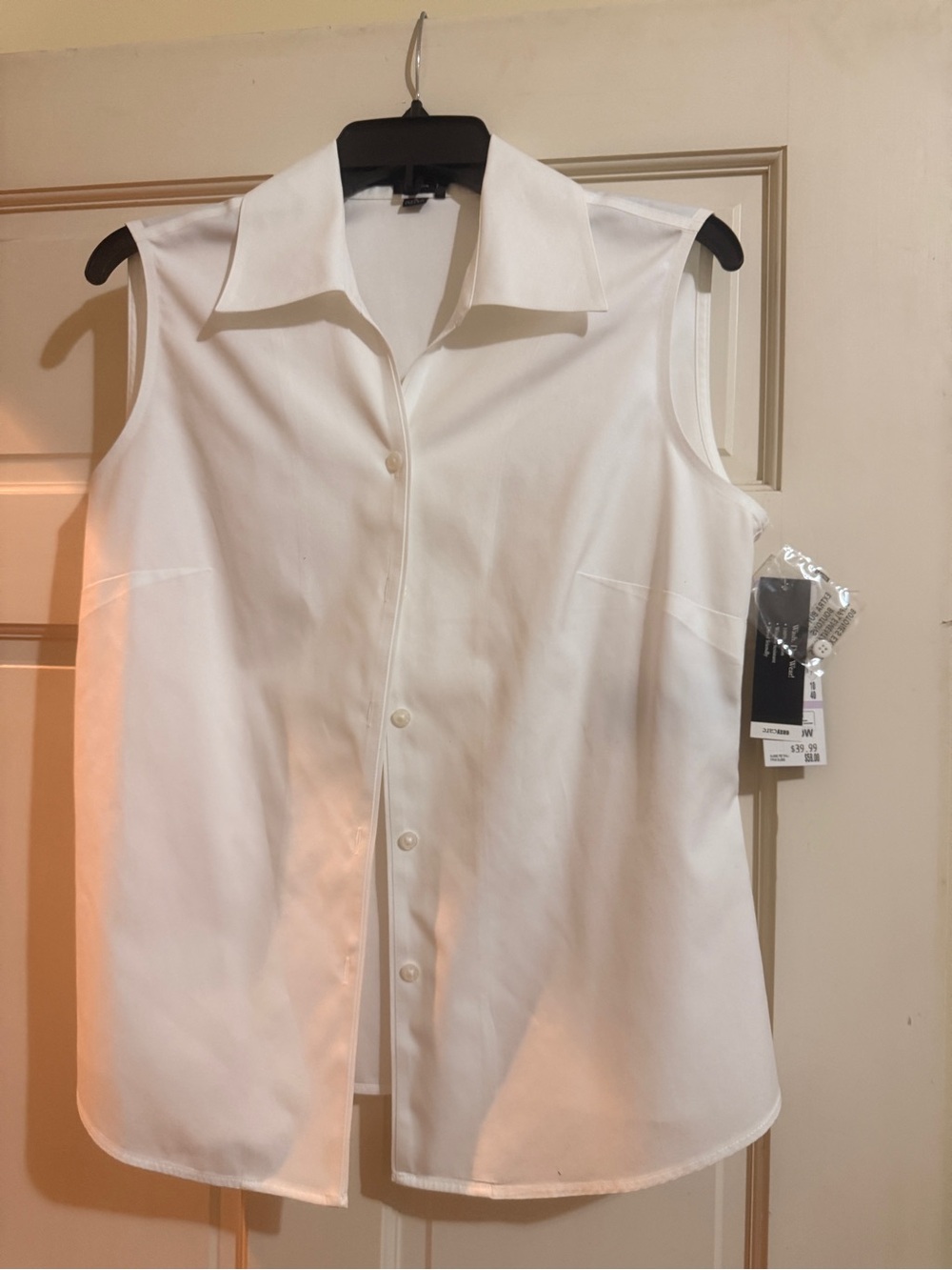 Kasper White Sleeveless Button-Front Blouse